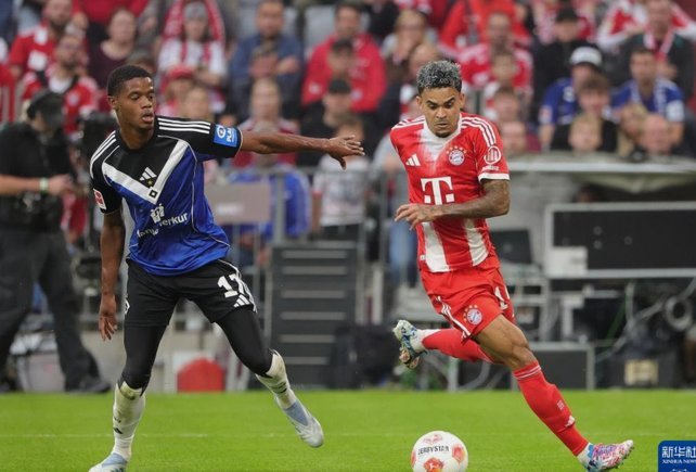 哈曼：拜仁7500万转会费+1400万年薪买迪亚斯，利物浦在笑