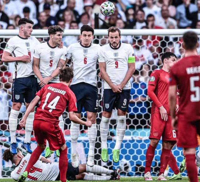 贝林厄姆2分钟2球，英格兰2-1领先墨西哥