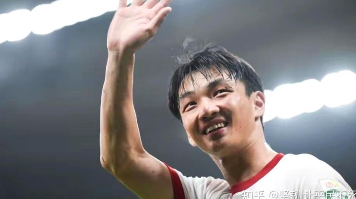中超-杨明洋破僵局杨聪85分钟补射救主 海牛主场1-1蓉城