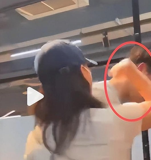 一个小时被教练扇了20巴掌.？