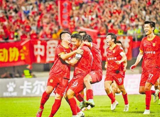 重庆铜梁龙中超崛起：尼尔森闪耀全场