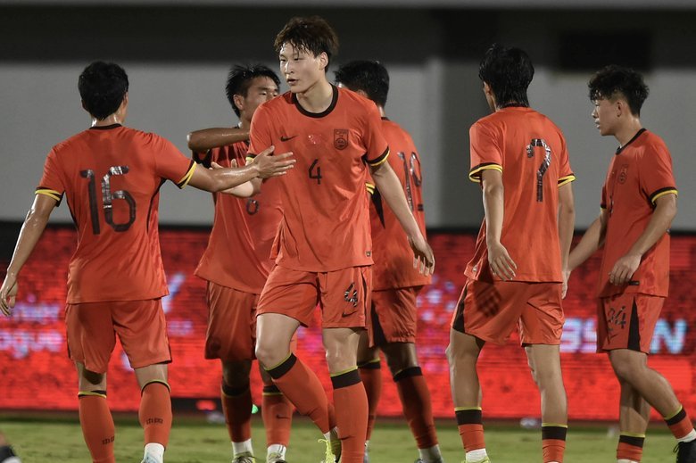 U17国足力克河床：赵松源、邝兆镭领衔